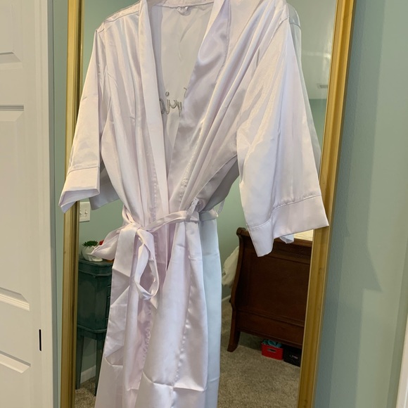 White Silk Bride Robe - Picture 2 of 5
